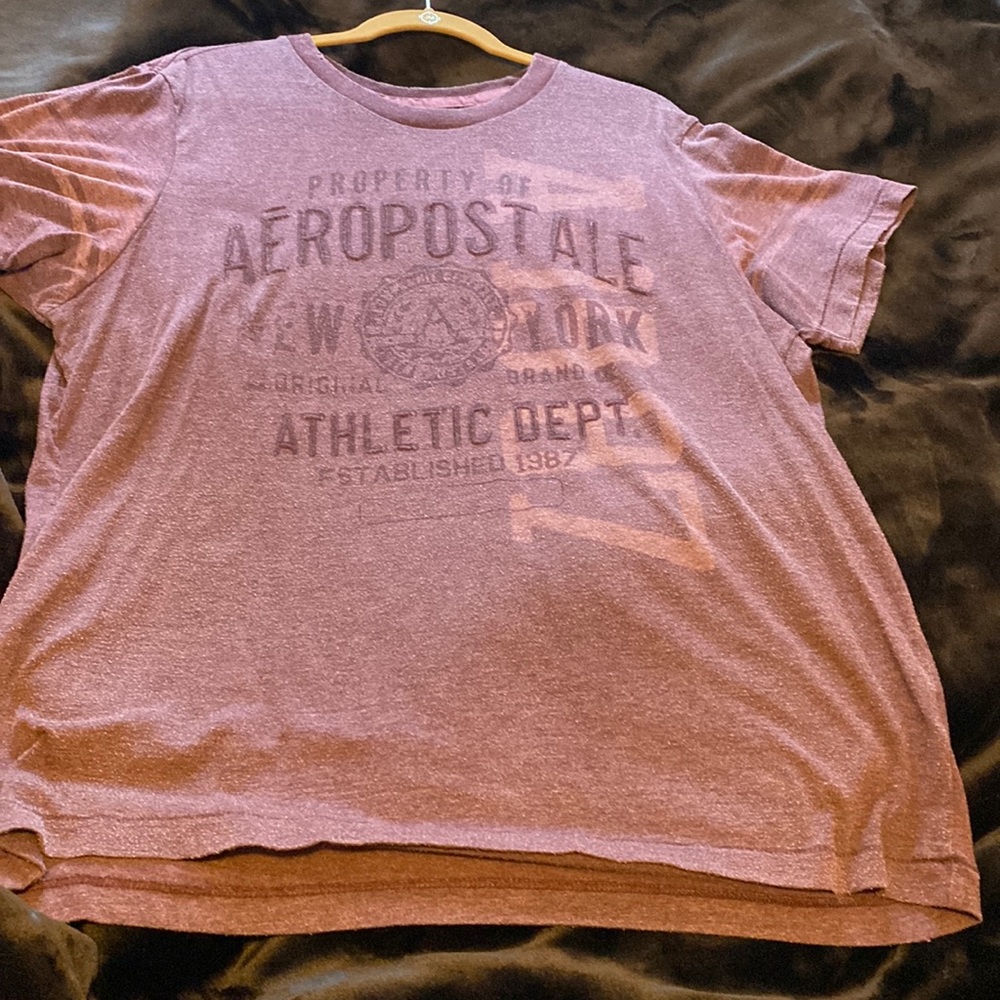 Aeropostale Tee. XL. Maroon.